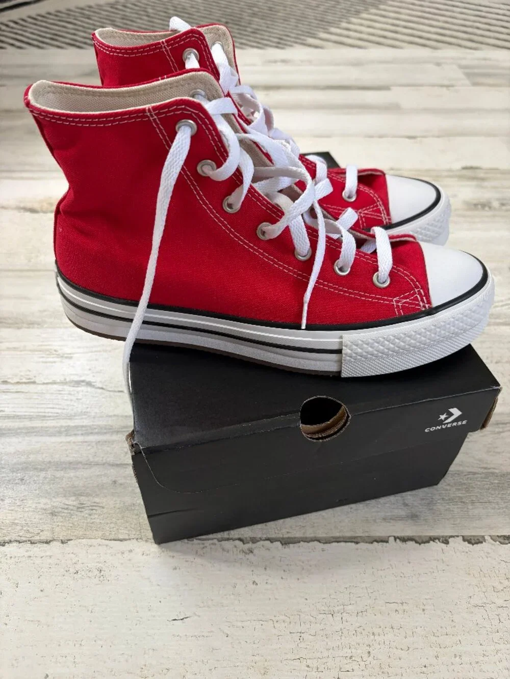 NWB Converse Youth Size 6 Red High Top Sneakers Lace Up Canvas